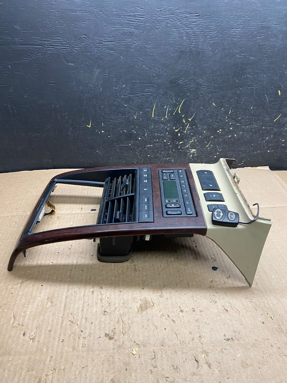 2006 - 2010 Ford Explorer Radio Heater Climate A/C Control Bezel  Trim Y5369 DG4