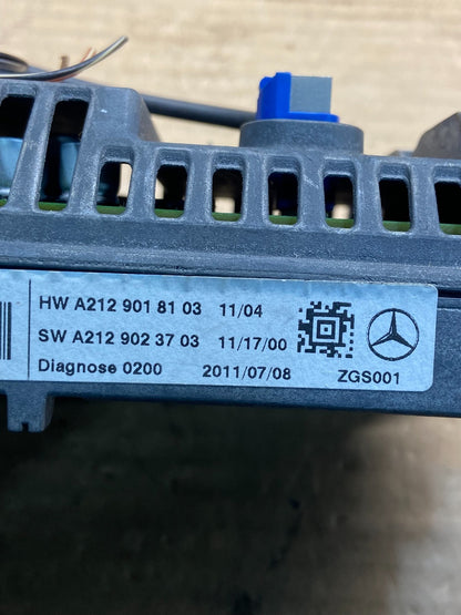 2010 to 2013 Mercedes W212 E350 Information Navigation Display Screen AE4669 DG2