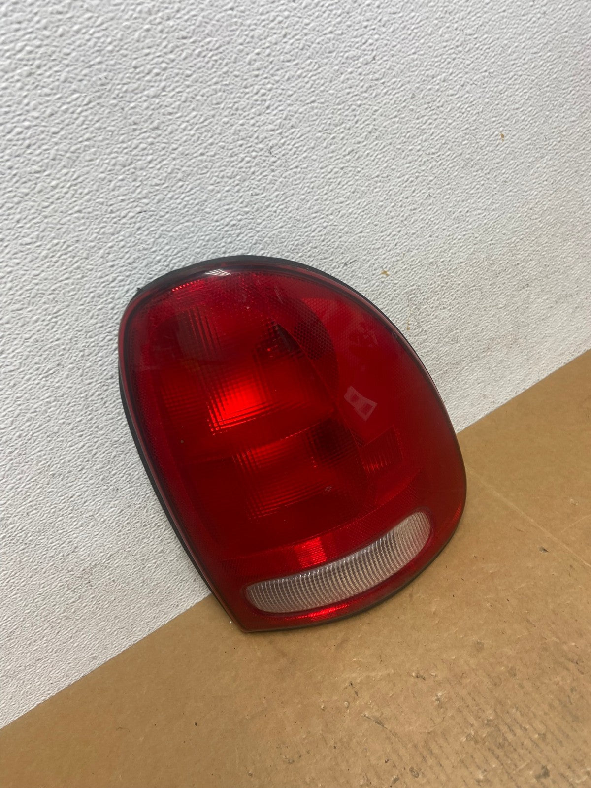 1998 to 2003 Dodge Durango Tail Light Right Passenger RH Side AE0548 LK2