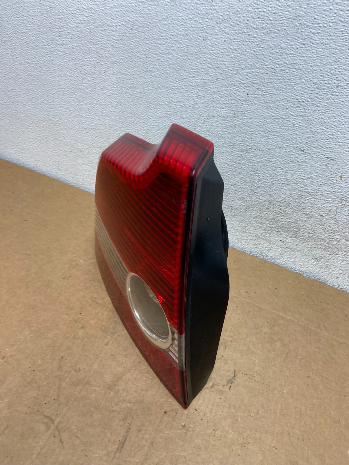 2004 to 2007 Volvo S40 Left Driver LH Side Tail Light AD6048 DW1