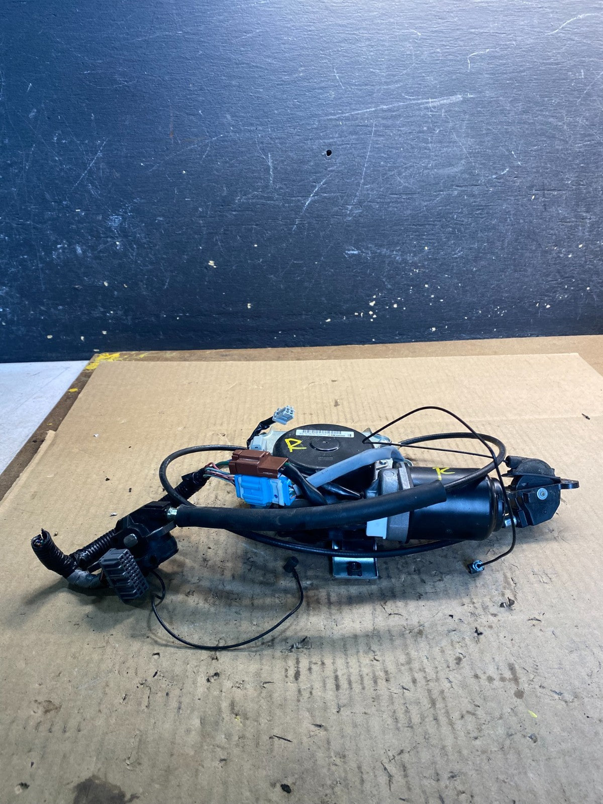 2005 - 2010 Honda Odyssey Rear Right Sliding Door Lock Actuator Motor AA7745 DG2