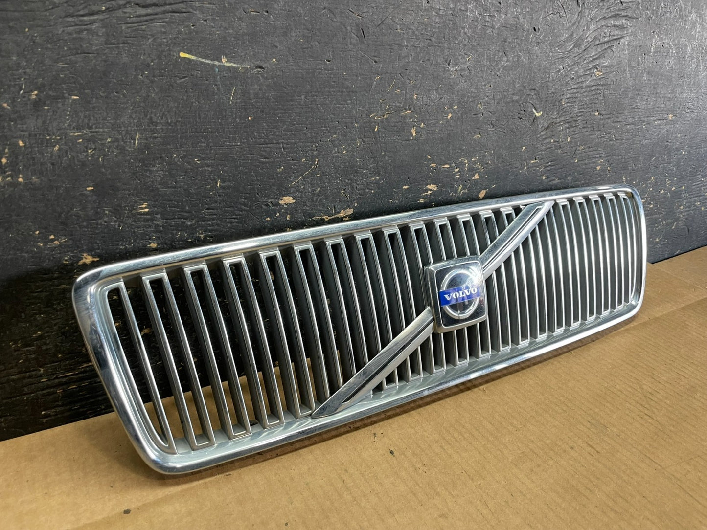 1999 to 2003 Volvo S80 Front Upper Grill Grille OEM AA9083 DG1