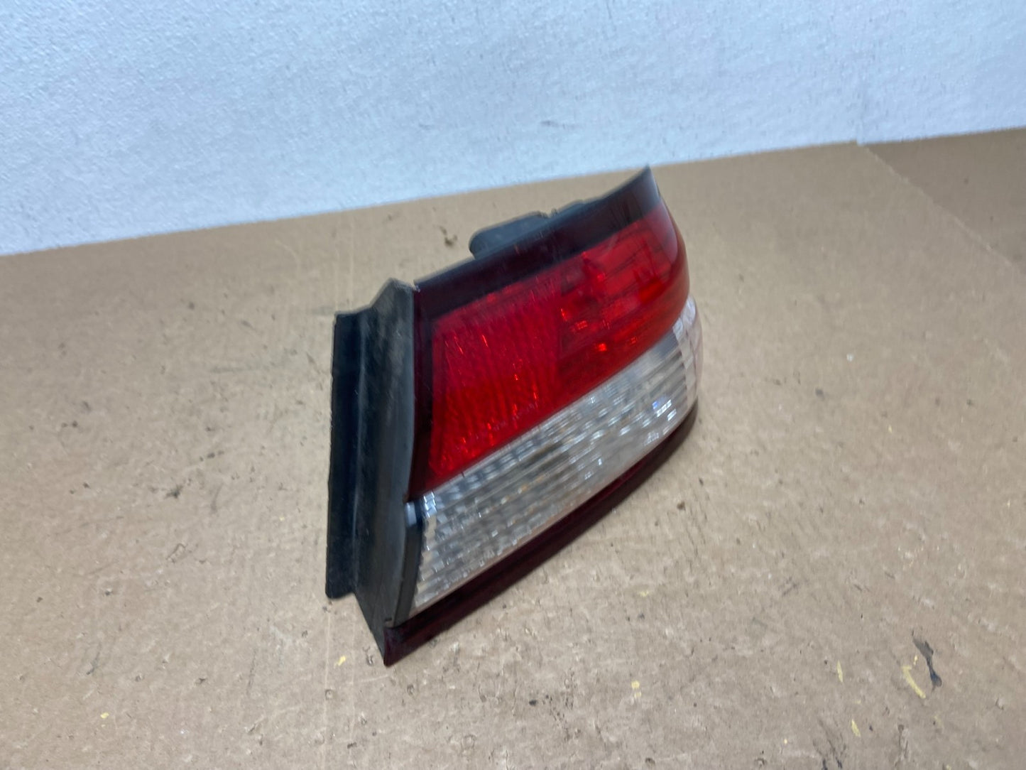 1998 - 1999 Infiniti i30 Right Passenger RH Side Tail Light Oem AC1472 DG2