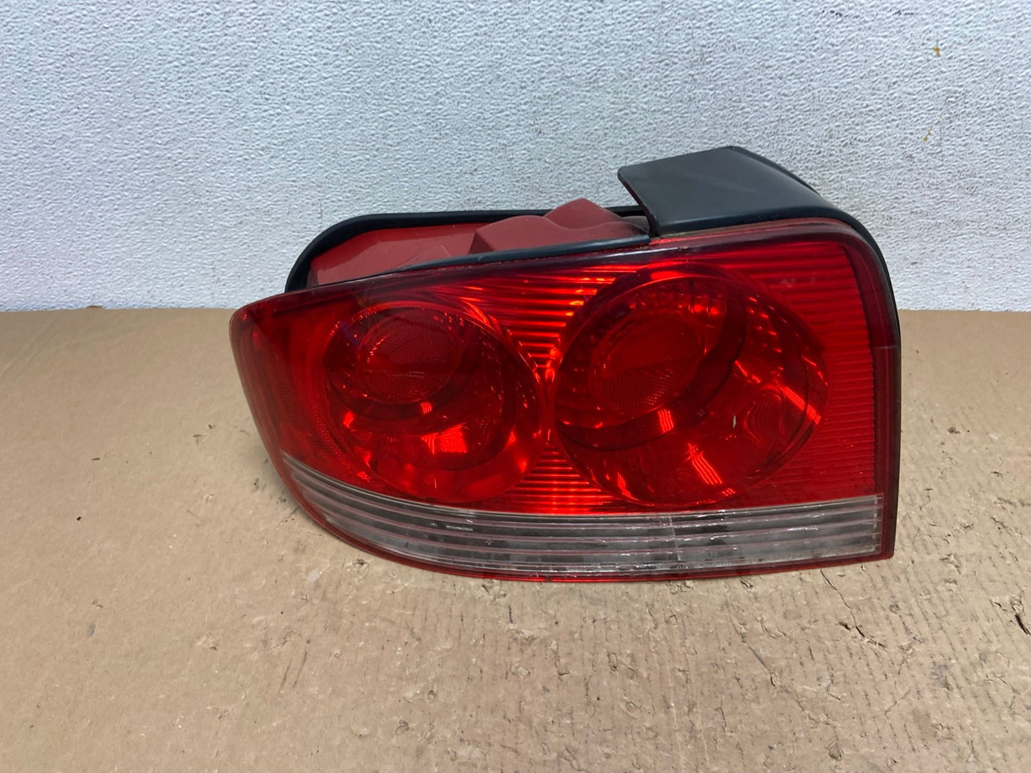 2002 to 2005 Hyundai Sonata Left Driver Lh Side Tail Light AD8851 LK0