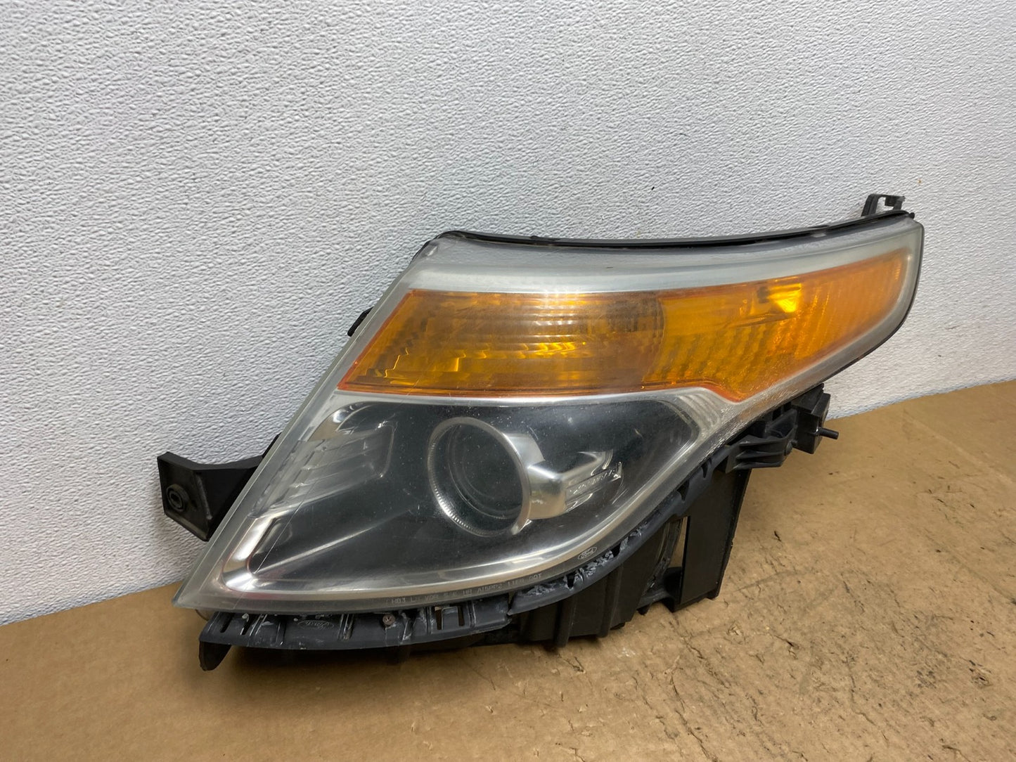 2011 to 2015 Ford Explorer Left Driver LH Halogen Headlight AD0703 DW2