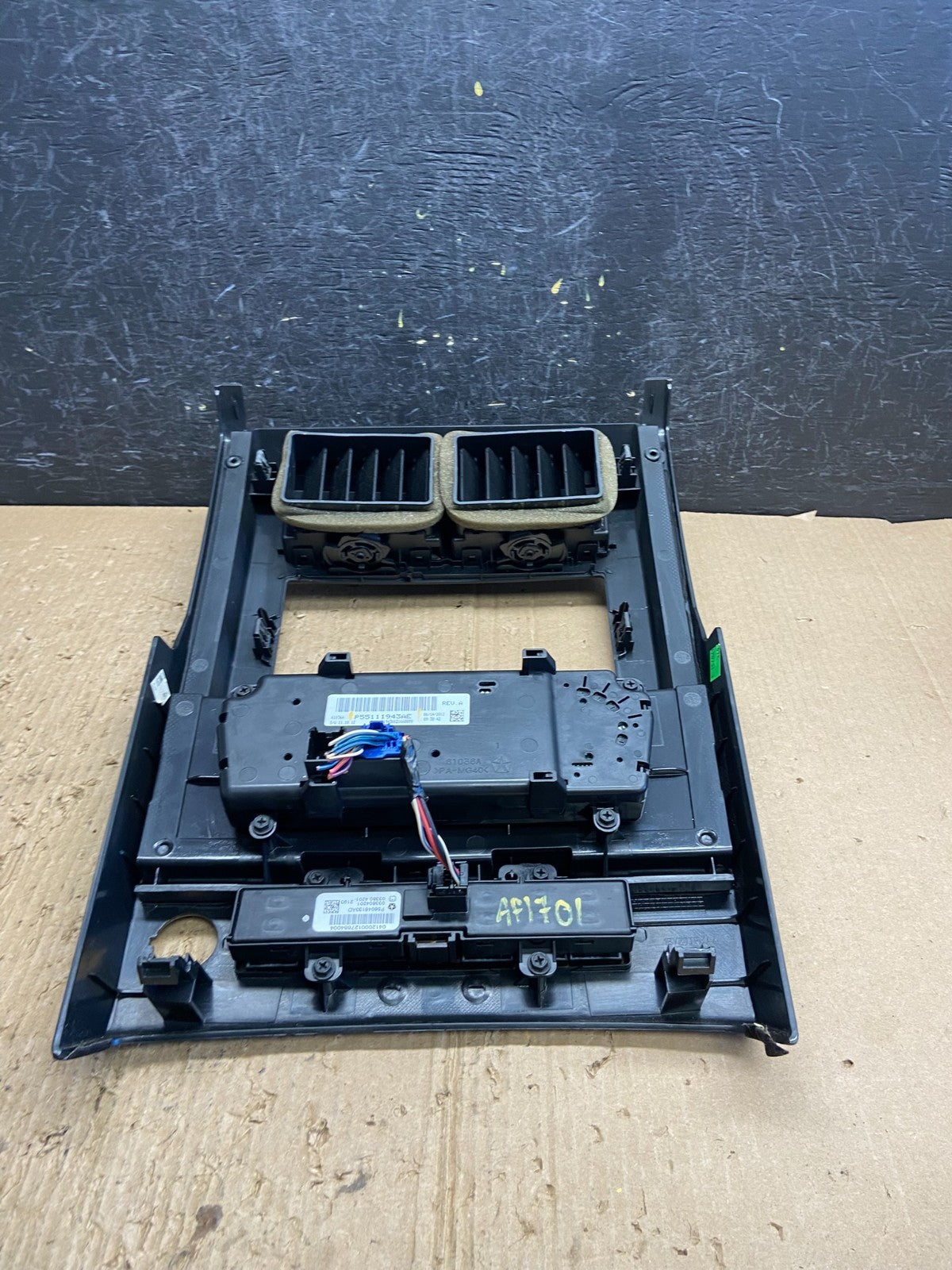 2008 to 2012 Jeep Liberty Dash Climate Temperature Control Radio Bezel AF1701 DG7