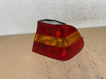 2002 - 2005 BMW 3 E46 Series Right Passenger Tail Light AF4274 LK0