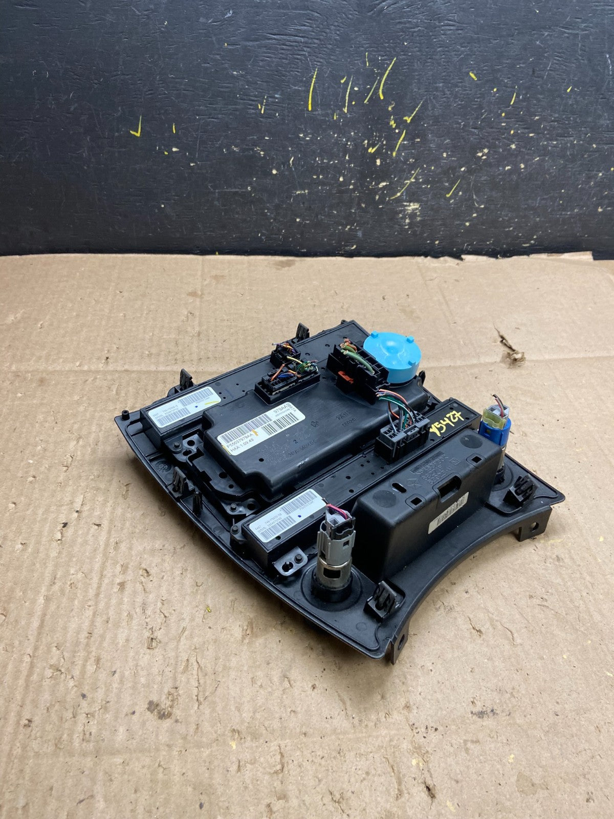 2005 to 2007 Jeep Commander Grand Cherokee A/C Climate Control Bezel Y5427 DG4