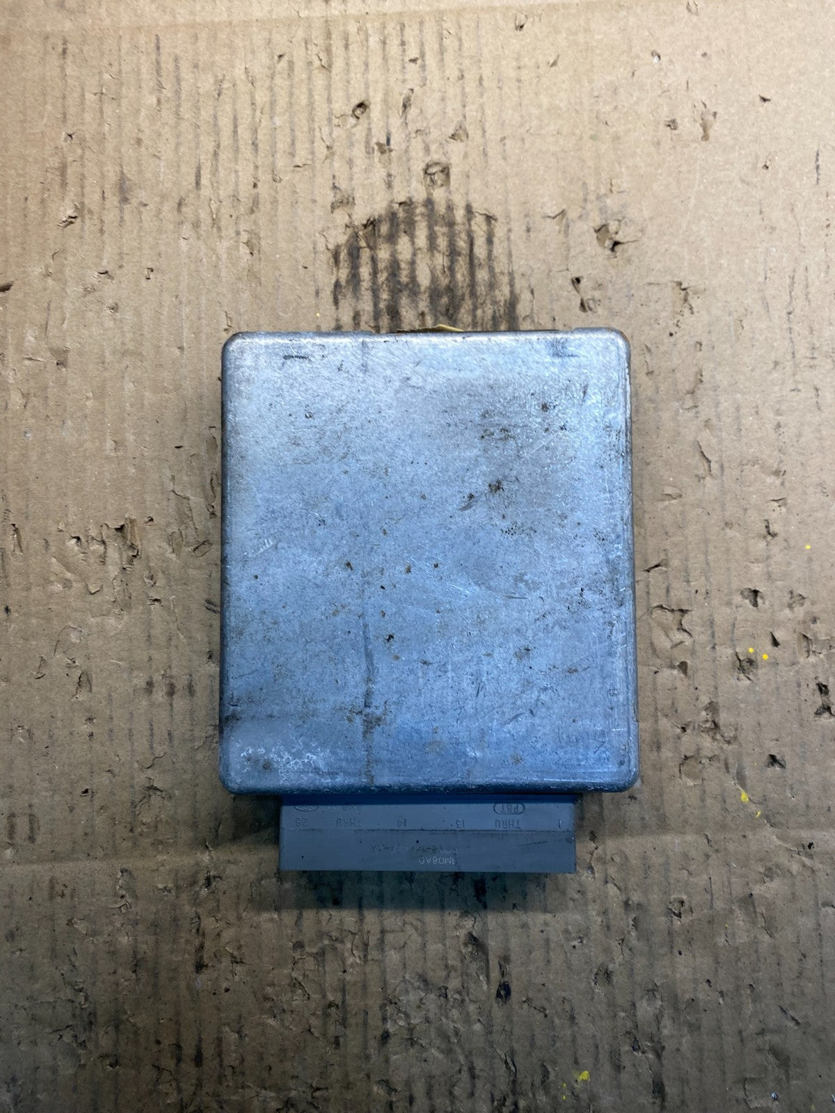 2004 Ford Van E250 4.6L Engine Control Module 4C2A-12A650-md U8902 PS2