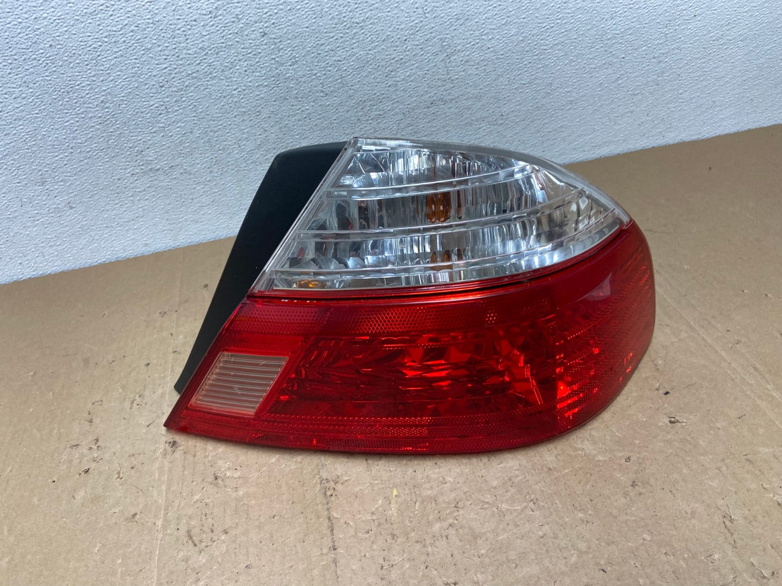 2003 to 2004 Toyota Avalon Right Passenger RH Side Tail Light AC5911 LK0