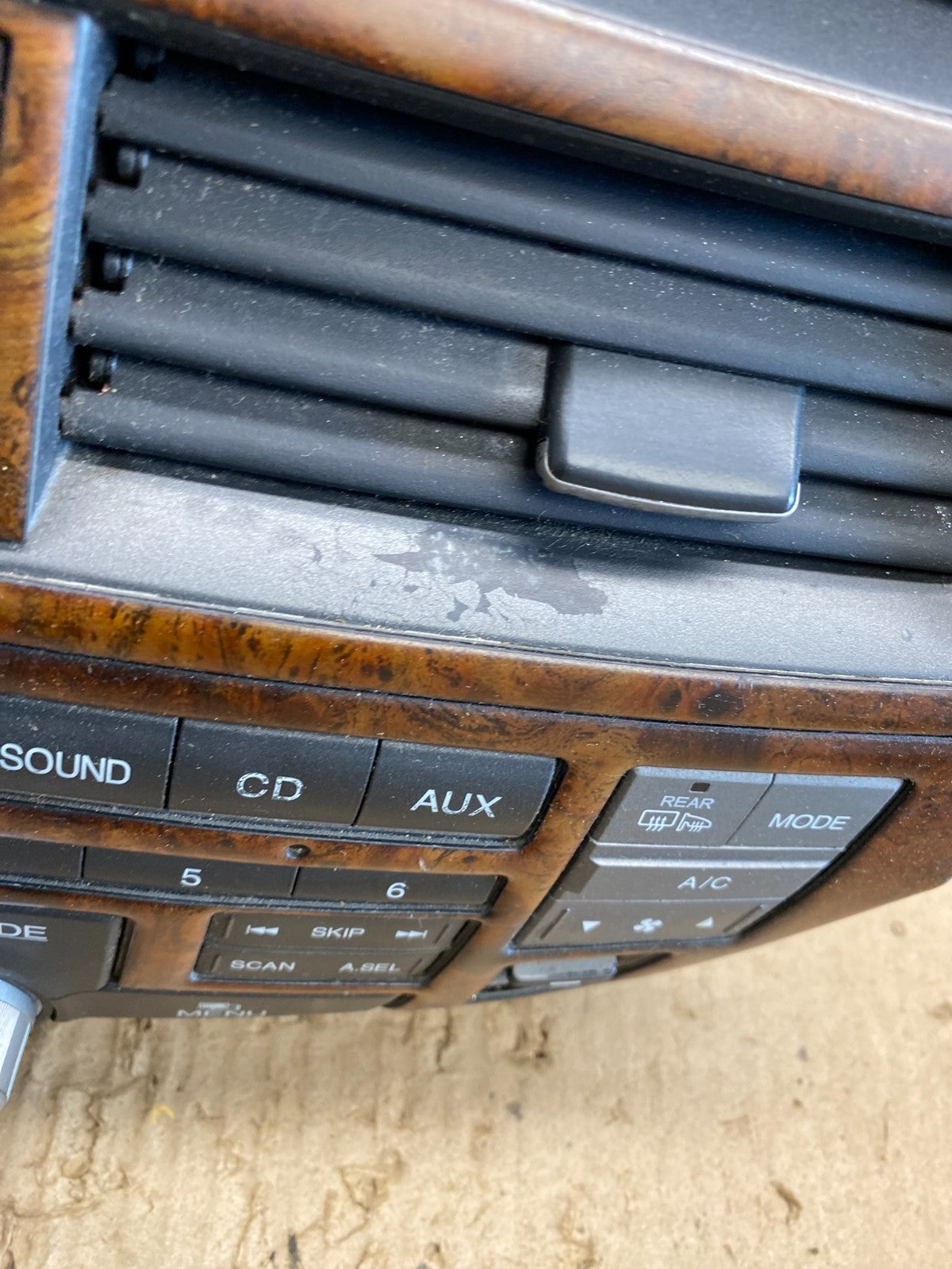 2008 - 2012 Honda Accord Front Radio Control AM./FM CD Climate Control AC4850 DG2