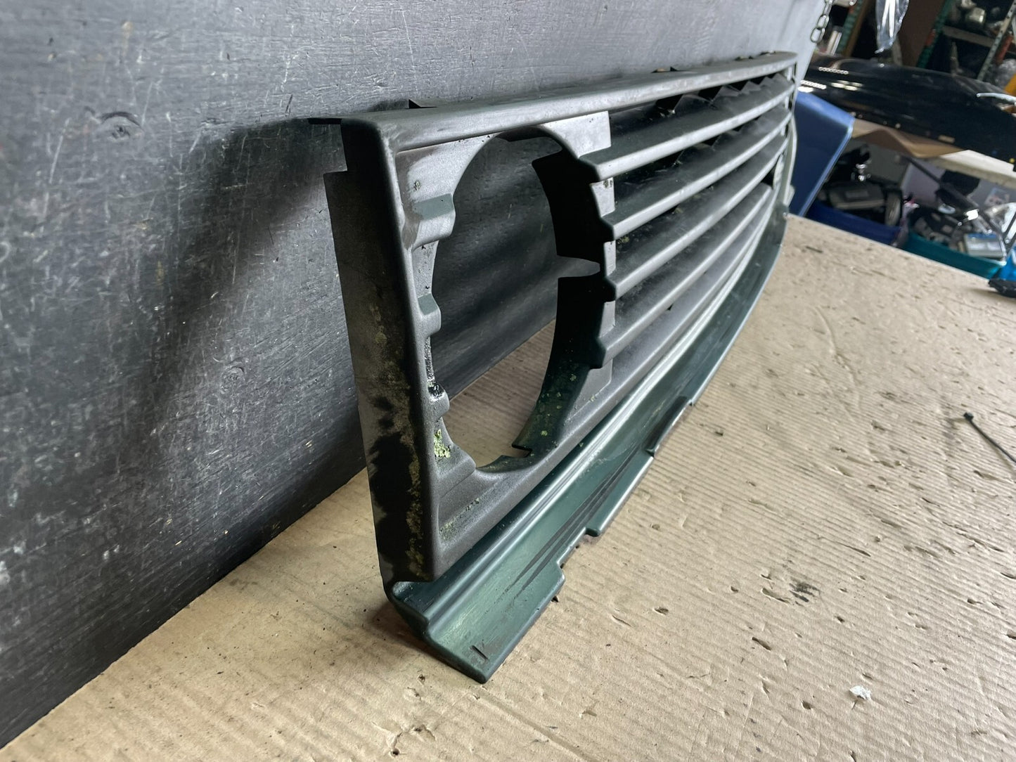 1987 to 1991 Land Rover Range Classic Front Upper Grill Grille J3537 DG2