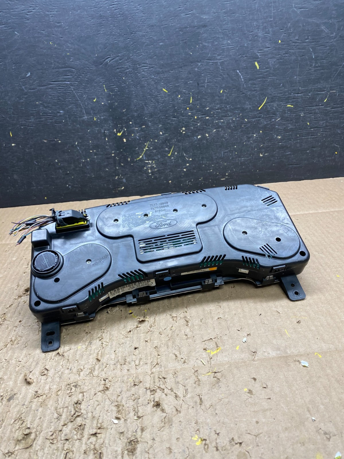 2007 to 2008  Lincoln Navigator Speedometer Gauge Cluster V1684 DG6