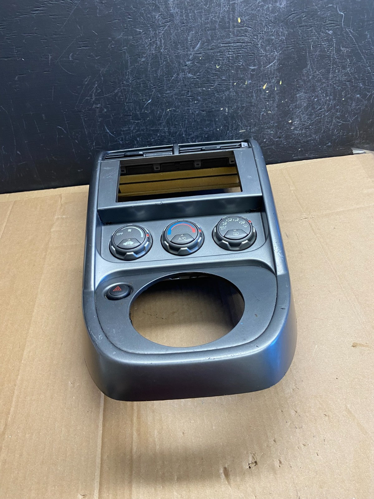 2003 to 2008 Honda Element Radio Climate Control Shifter Bezel AD2081 DG3