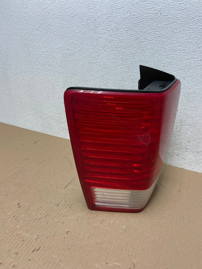 2007 2008 2009 Chrysler Aspen Tail Light Left Driver Lh Side AE7249 LK2
