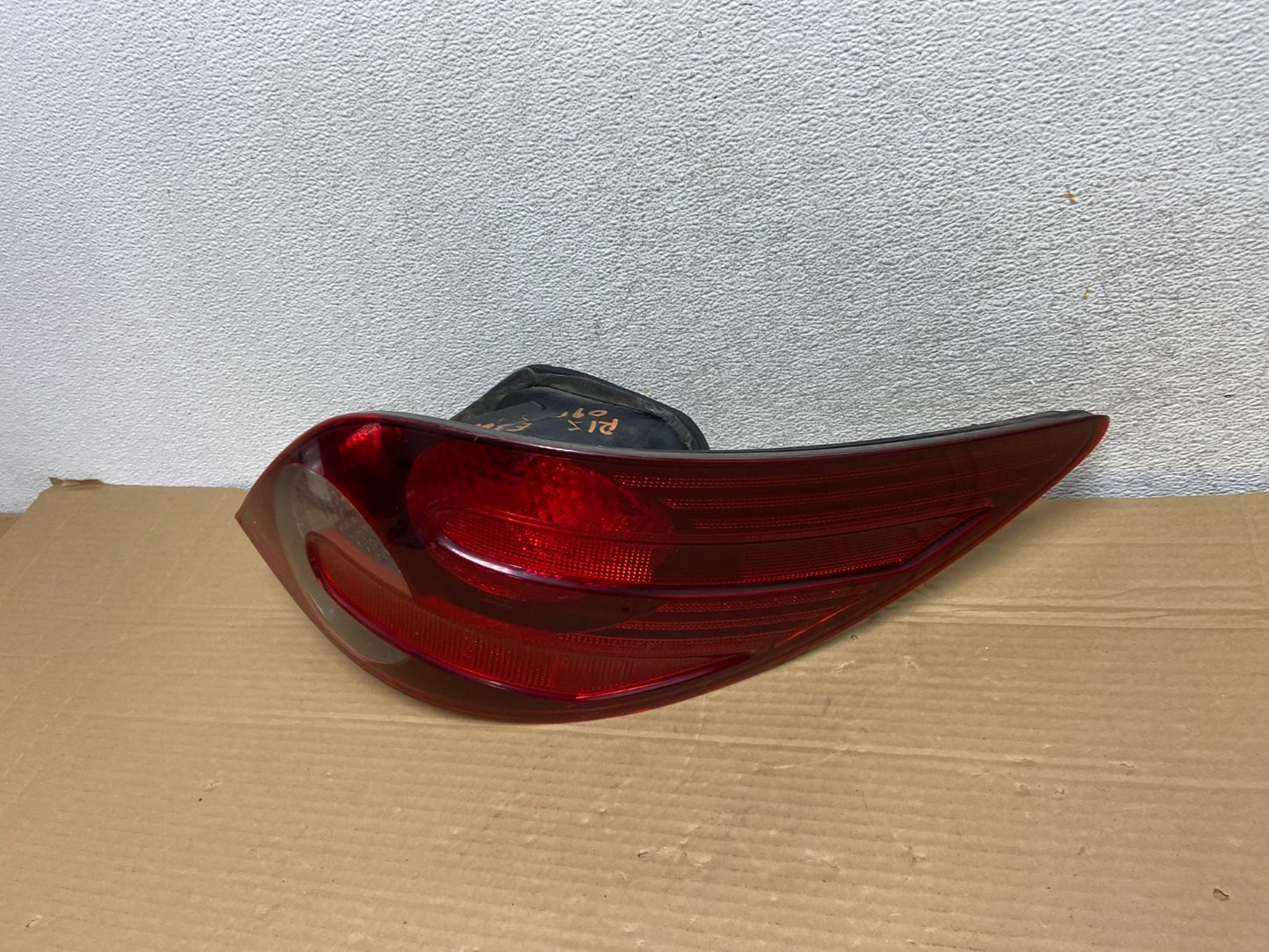 2006 - 2010 Mercedes W251 R-CLASS Right Passenger RH Side Tail Light AG8889 DW1