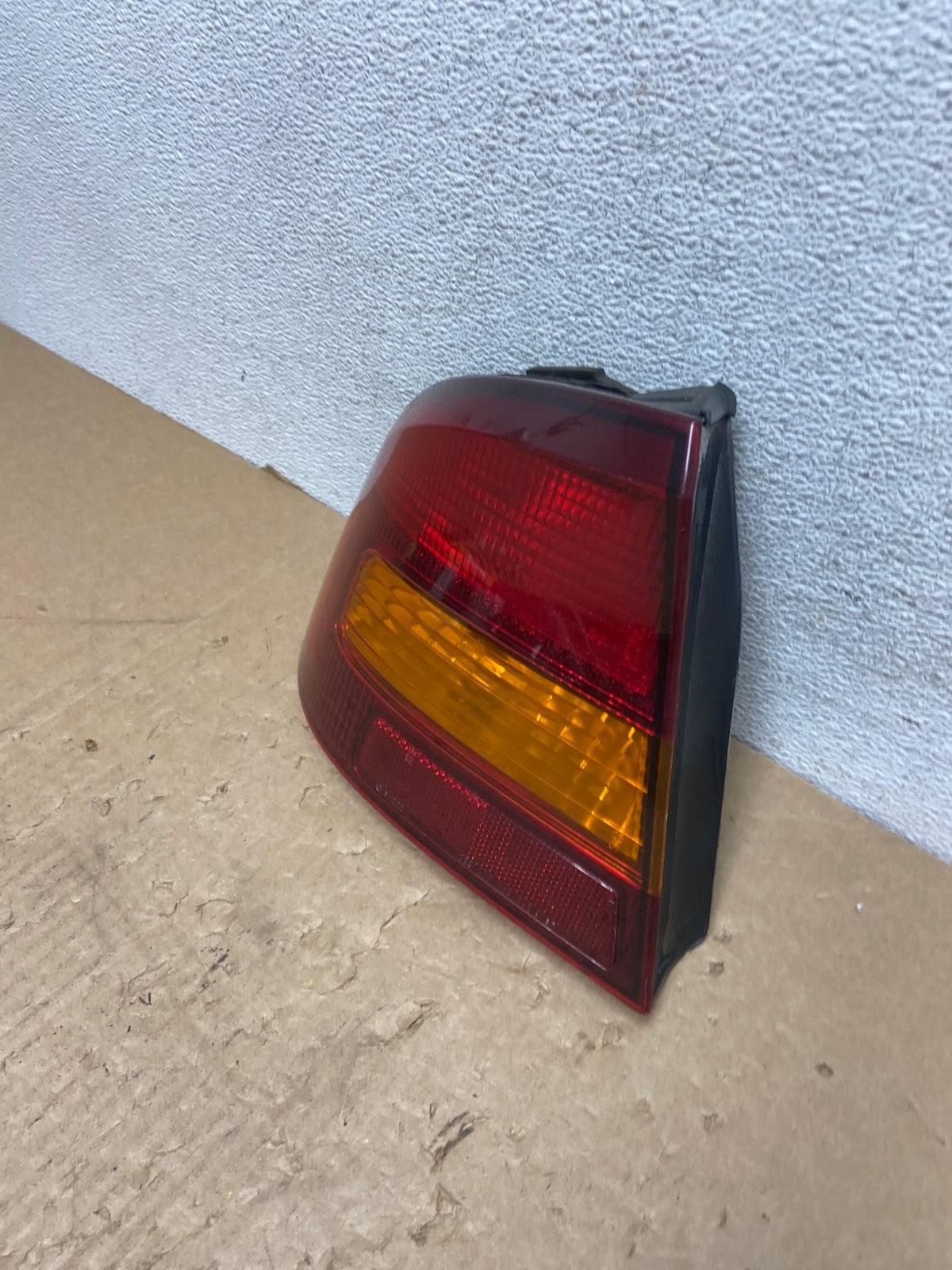 2000 to 2004 Subaru Legacy Left Driver LH Side Tail Light AG1287 LK1
