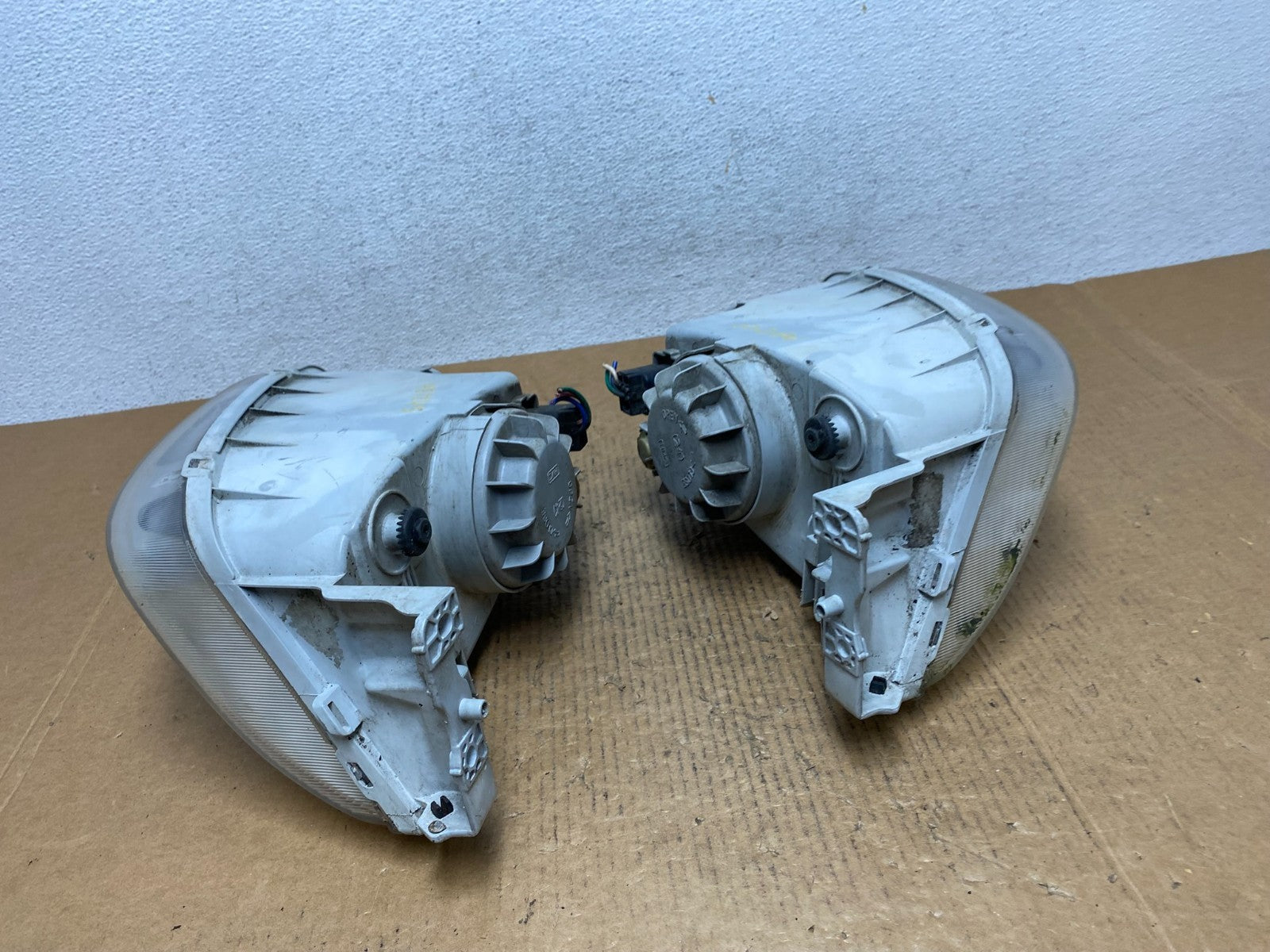 1999 2000 Hyundai Elantra Left+Right Side Headlights AE1245 DW7