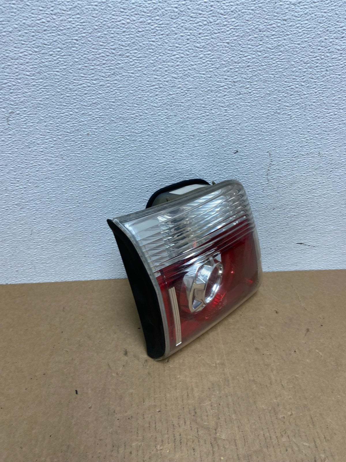 2007 to 2012 GMC Acadia Left Driver Lh Side Tail Light Inner Oem AC1139 DW2