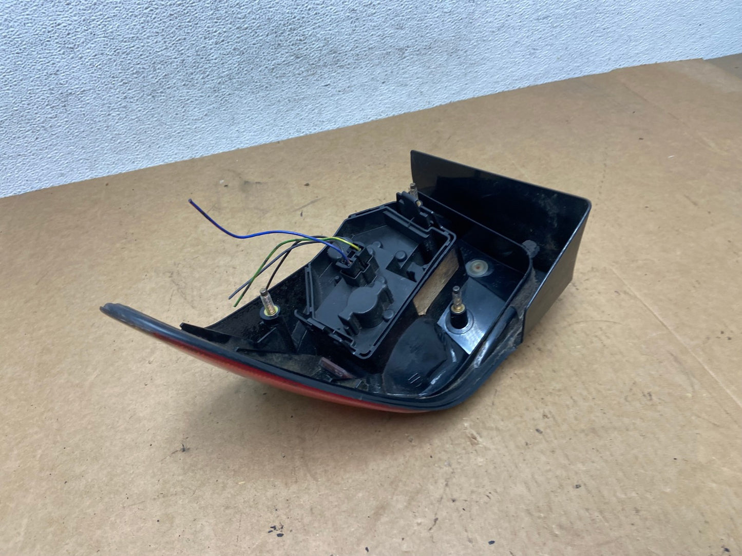 1994 to 1998 Saab 900 & Turbo Left Driver LH Side Tail Light AE3024 LK5
