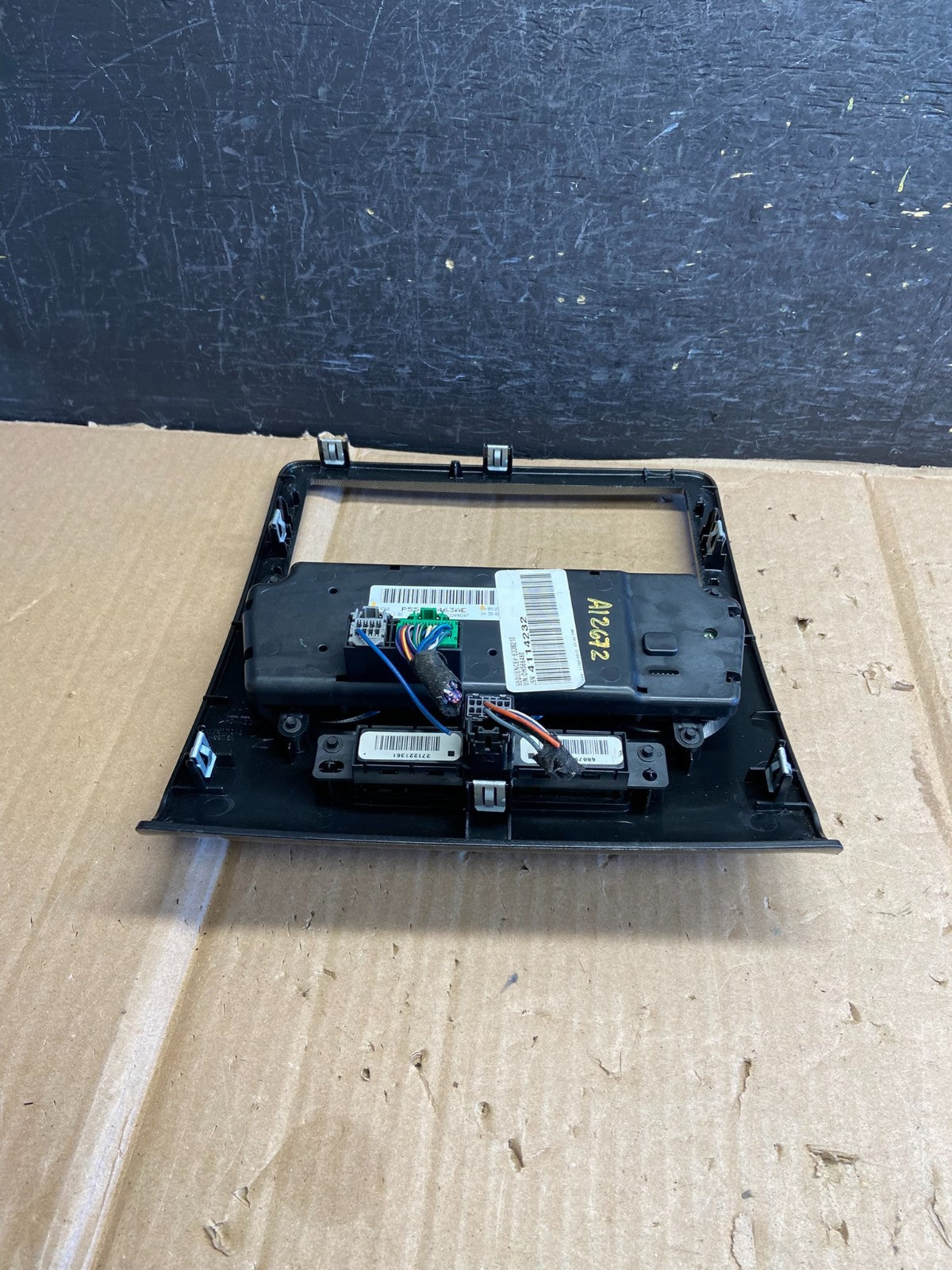 2011-2014 Dodge Challenger Dash Climate Control Heat Seats Radio Bezel AI2672 DG3