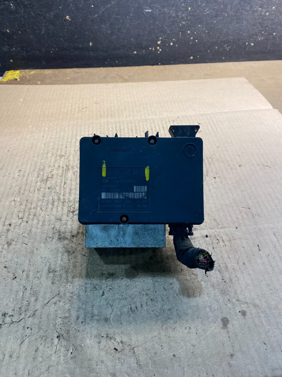 2006 - 2007 Mercedes C280  ABS Anti Lock Brake Pump Module a2035454732 z4653 DG5