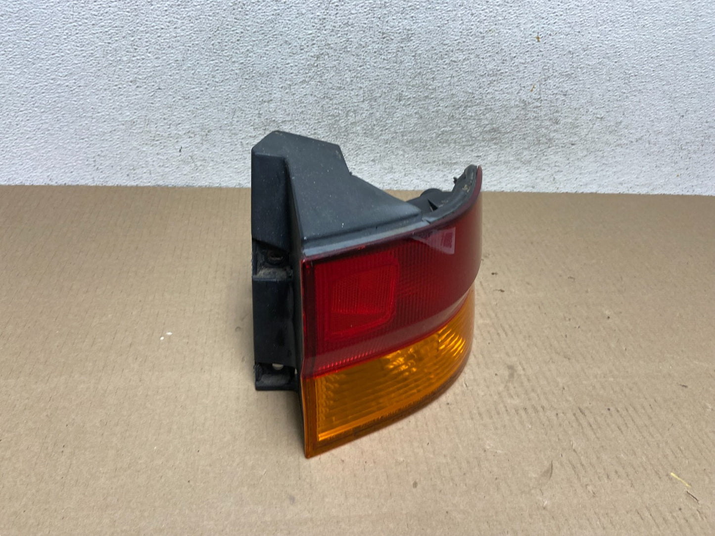 2002 2003 2004 Honda Odyssey Right Passenger Side Tail Light AG5846 DW2