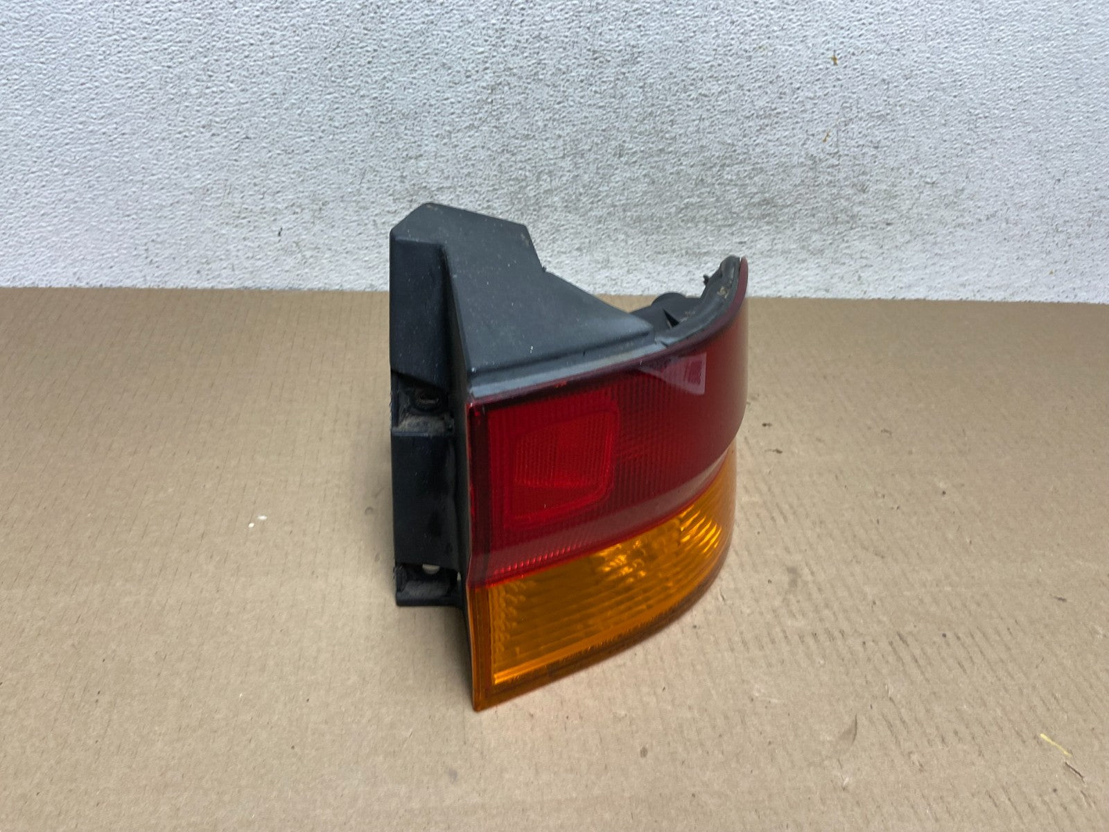 2002 2003 2004 Honda Odyssey Right Passenger Side Tail Light AG5846 DW2