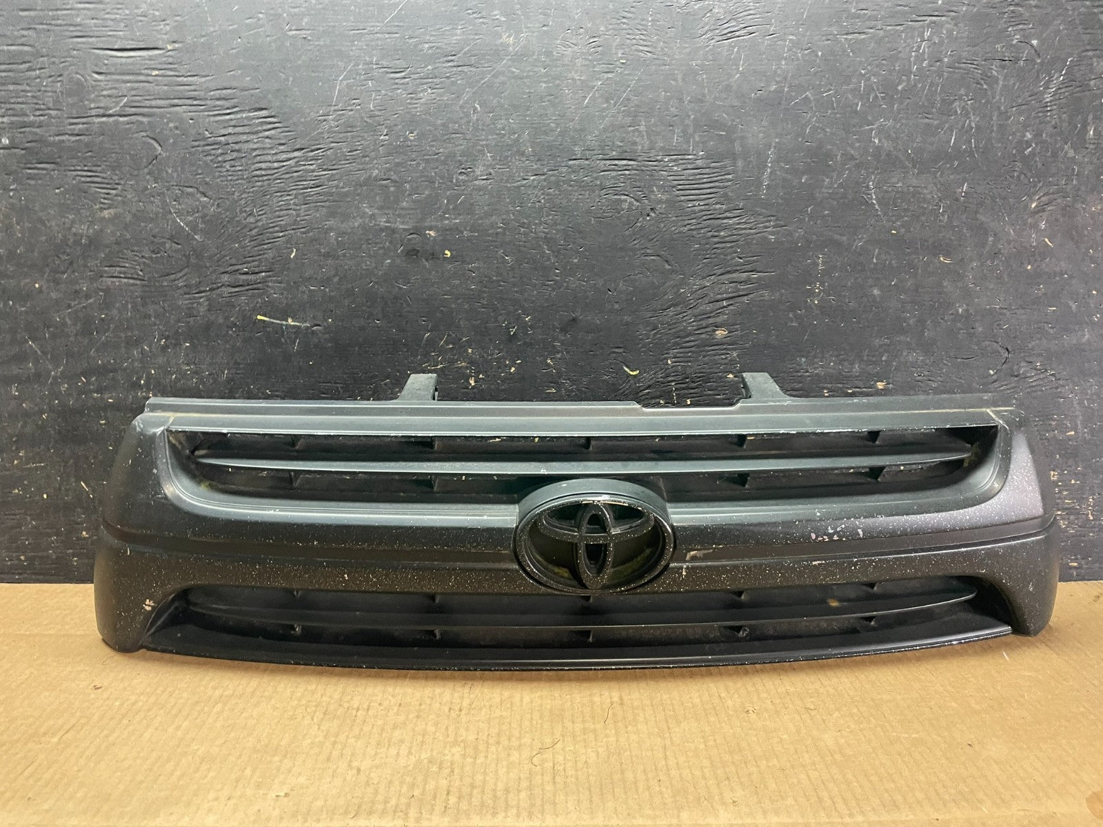 1999 2000 Toyota 4Runner Front Upper Grill Grille OEM AA9150 DG0
