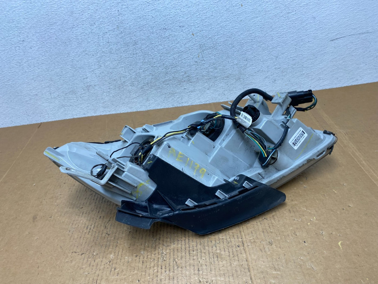 2008 to 2012 Chevrolet Malibu Left Driver LH Side Headlight AE1179 DW9