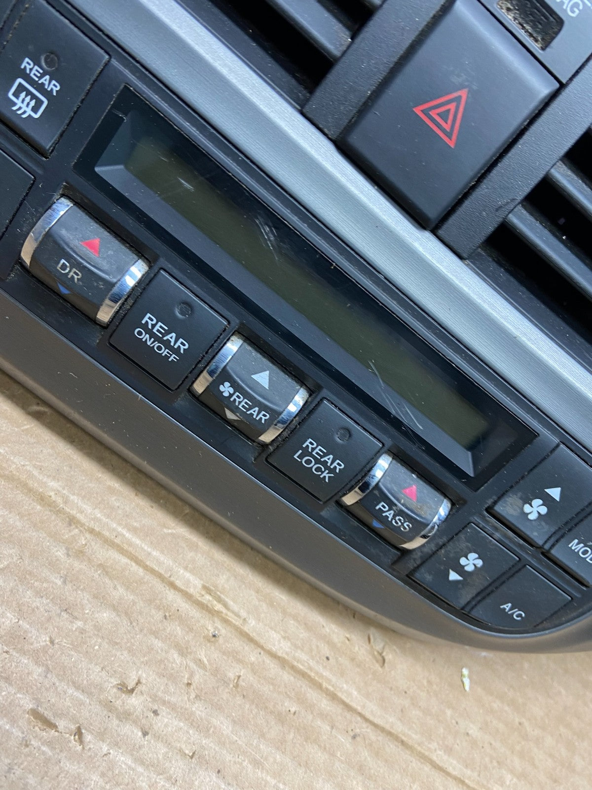 2005 to 2010 Honda Odyssey  Radio Climate Control Dash Trim Bezel W1891 DG3