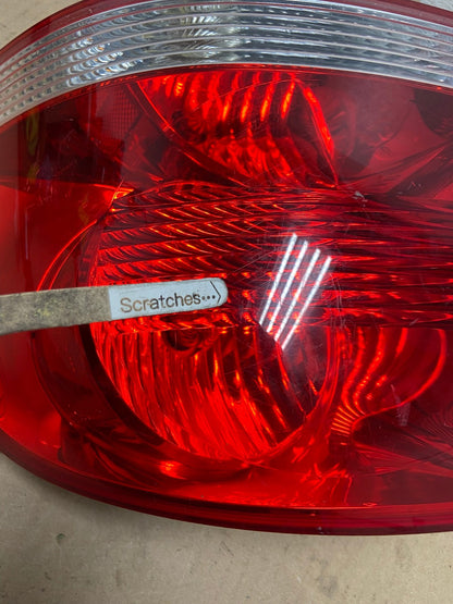 2004-2007 Volkswagen Touareg Right Passenger Side Rh Tail Light AG4603 LK3