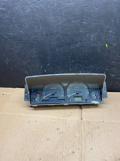 2003 to 2004 Land Rover Discovery Speedometer Cluster Gauge L5281 DG OEM0