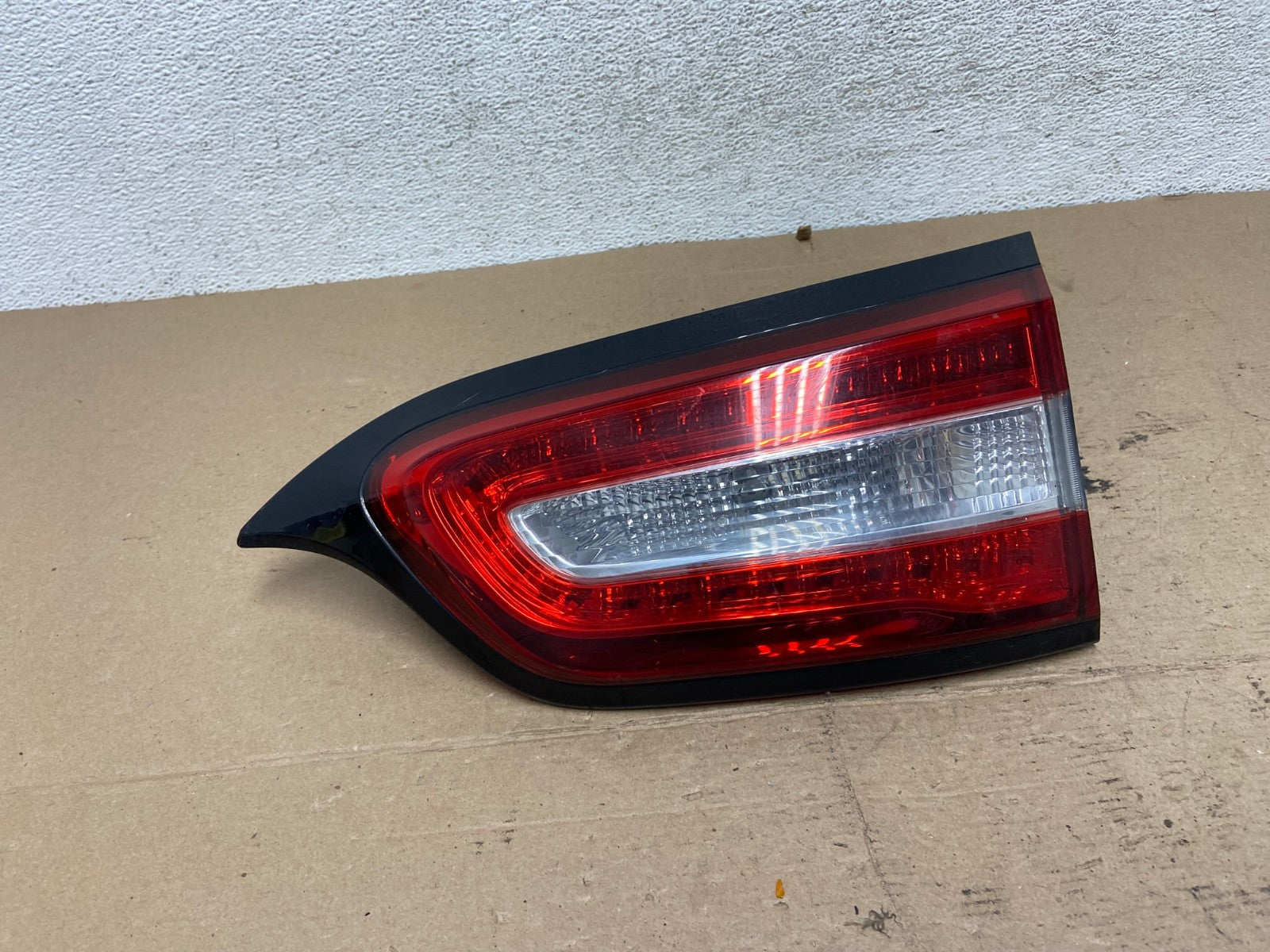 2014 to 2018 Jeep Cherokee Right Passenger Rh Inner Tail Light AF4716 LK0