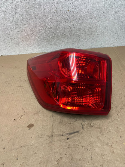 2017 - 2020 Nissan Pathfinder Left Driver LH Tail light AG5340 DW DW0