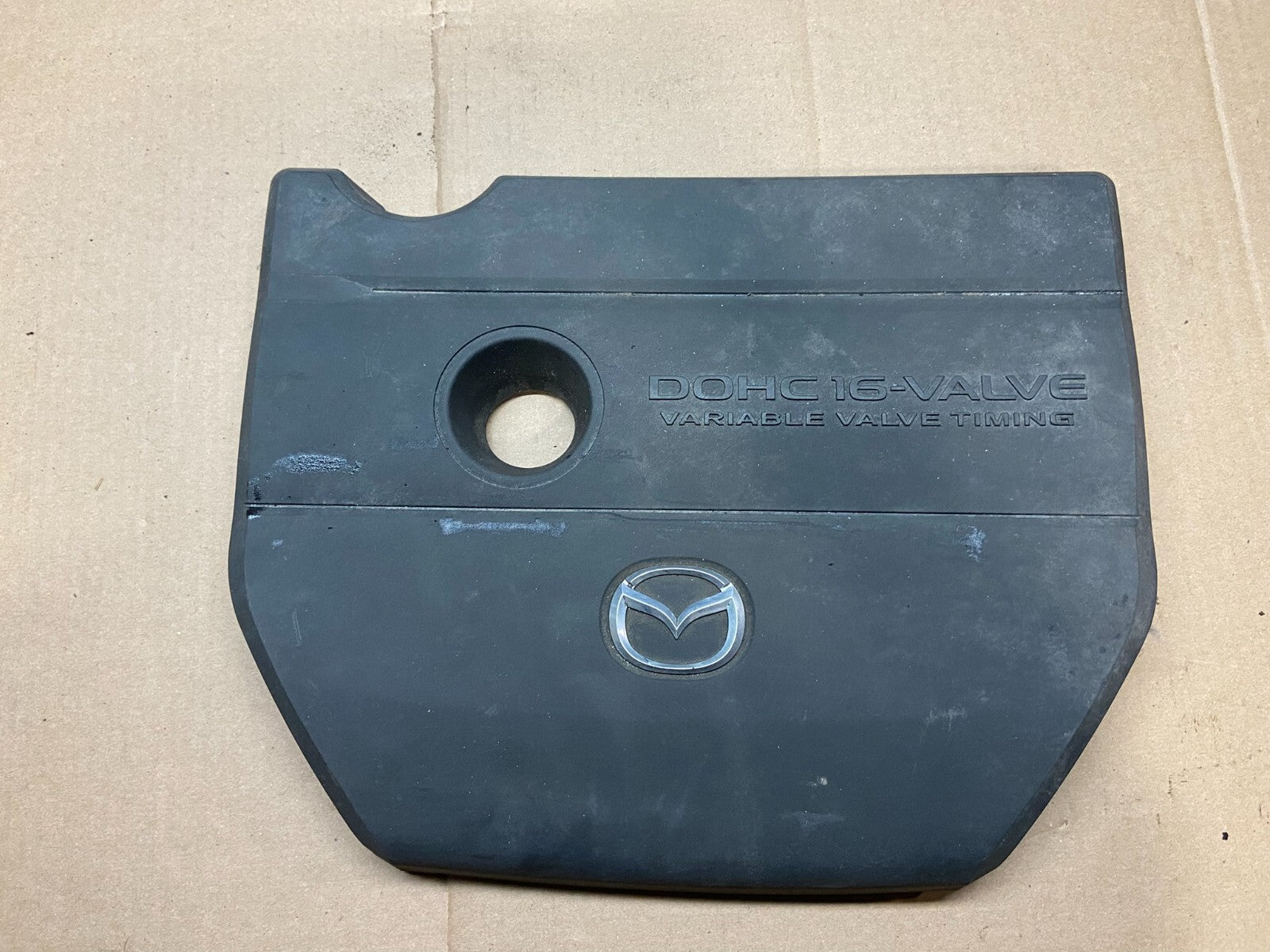 2004 to 2008 Mazda 3 DOHC 16 VALVE Engine Shield Top Cover i7119 Oem DG10