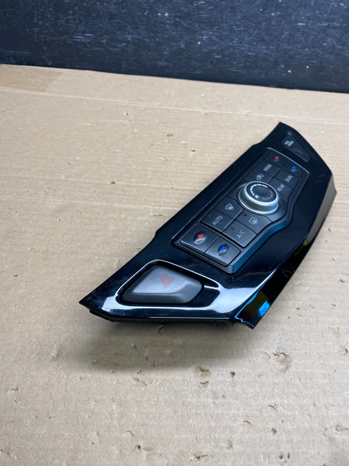 2013 to 2018 Nissan Pathfinder Radio Audio Climate Control AG5203 DG3