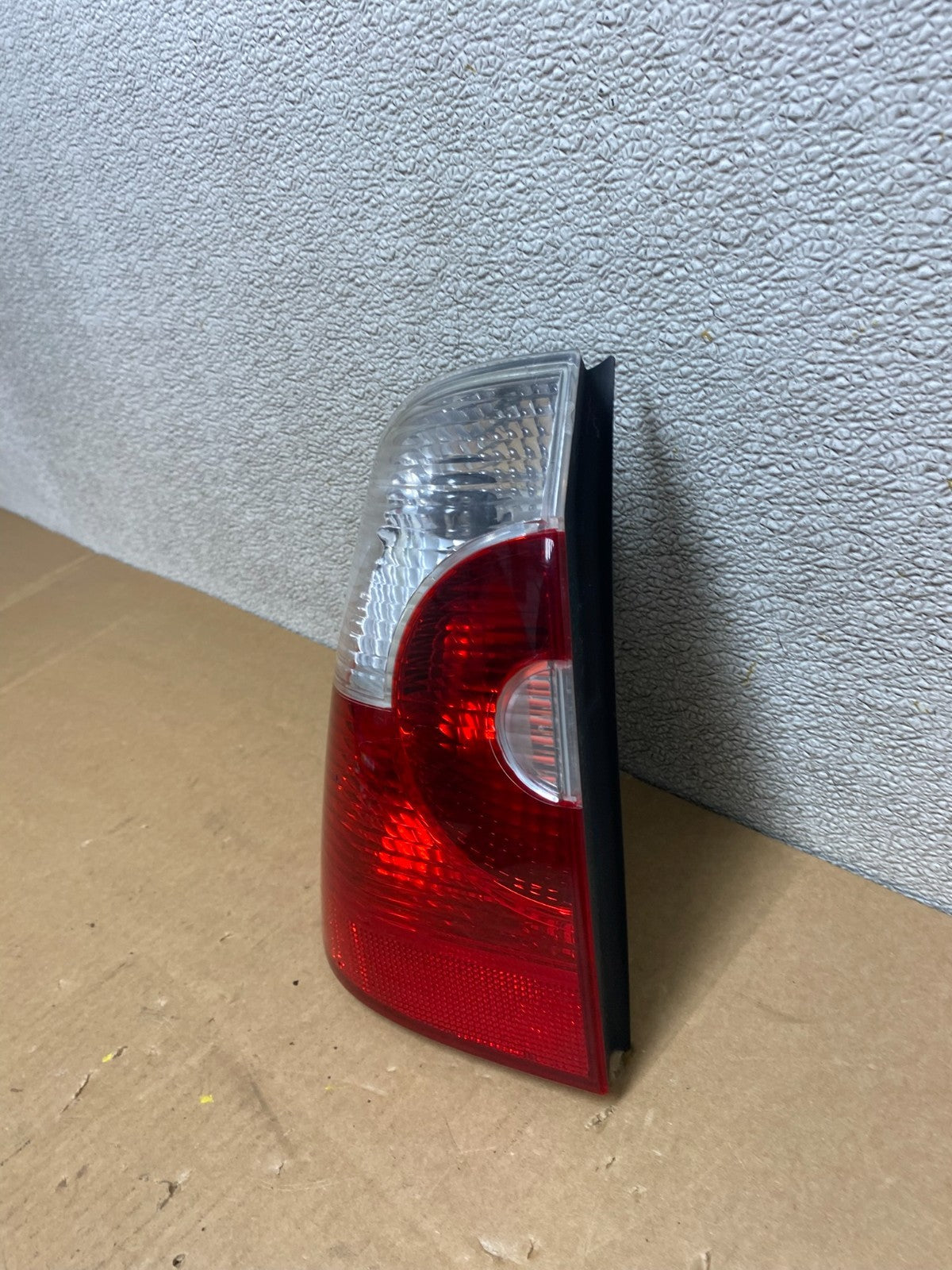 2004 2005 2006 Bmw X3 Left Driver Lh Side Tail Light OEM V4876 DW1