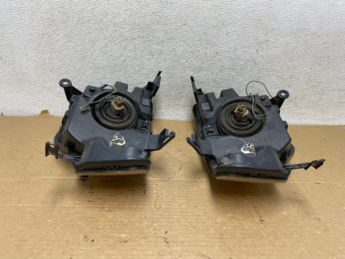 2008 to 2012 Ford Escape Headlights Left+Right Side Set Halogen AH8021 LK10