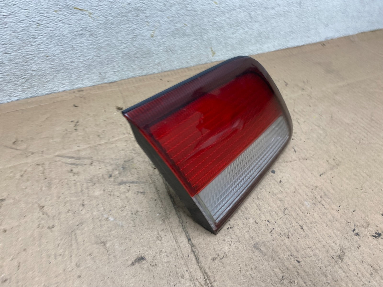 1997 1998 1999 Nissan Maxima Left Driver LH Inner Tail Light Oem R8014 DW1