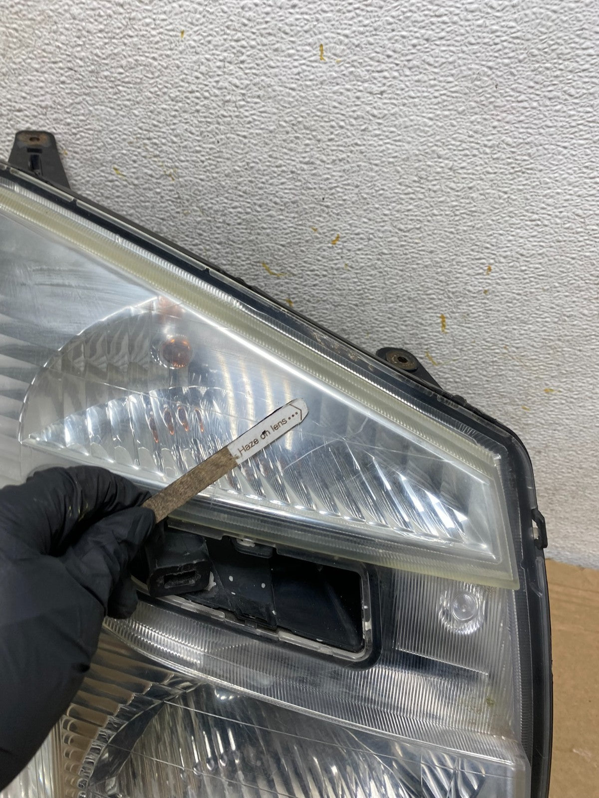 2005 to 2009 Chevrolet Equinox Right Passenger RH Halogen Headlight AH8388 DW5