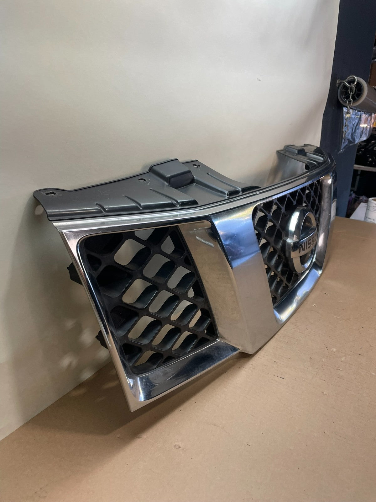 2005-2007 Nissan Pathfinder Chrome Front Upper Grill Grille AI4185 DG2