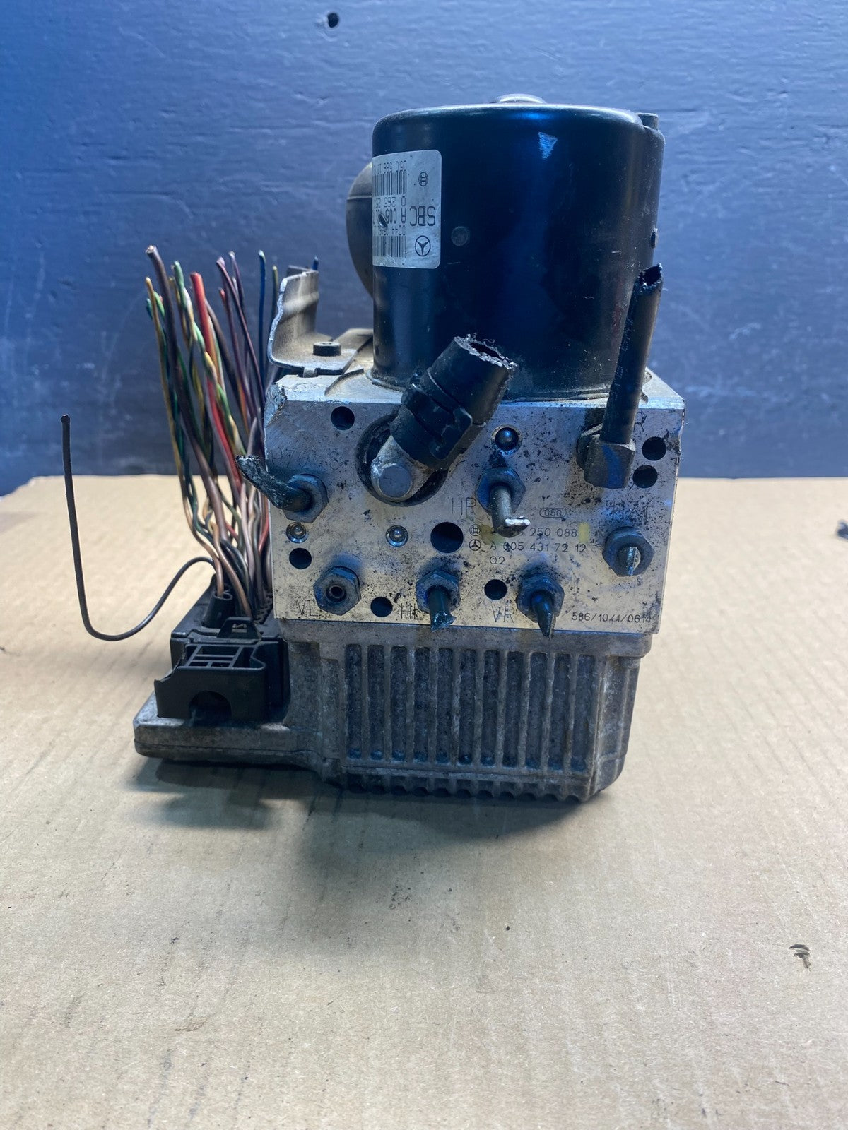 2006 to 2009 Mercedes E350 ABS Anti Lock Brake Pump 0265250088 AC8988 DG5