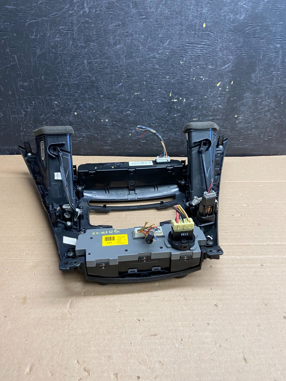2011 - 2014 Hyundai Sonata Center Radio Climate Control Air Vent Bezel AG5145 DG5