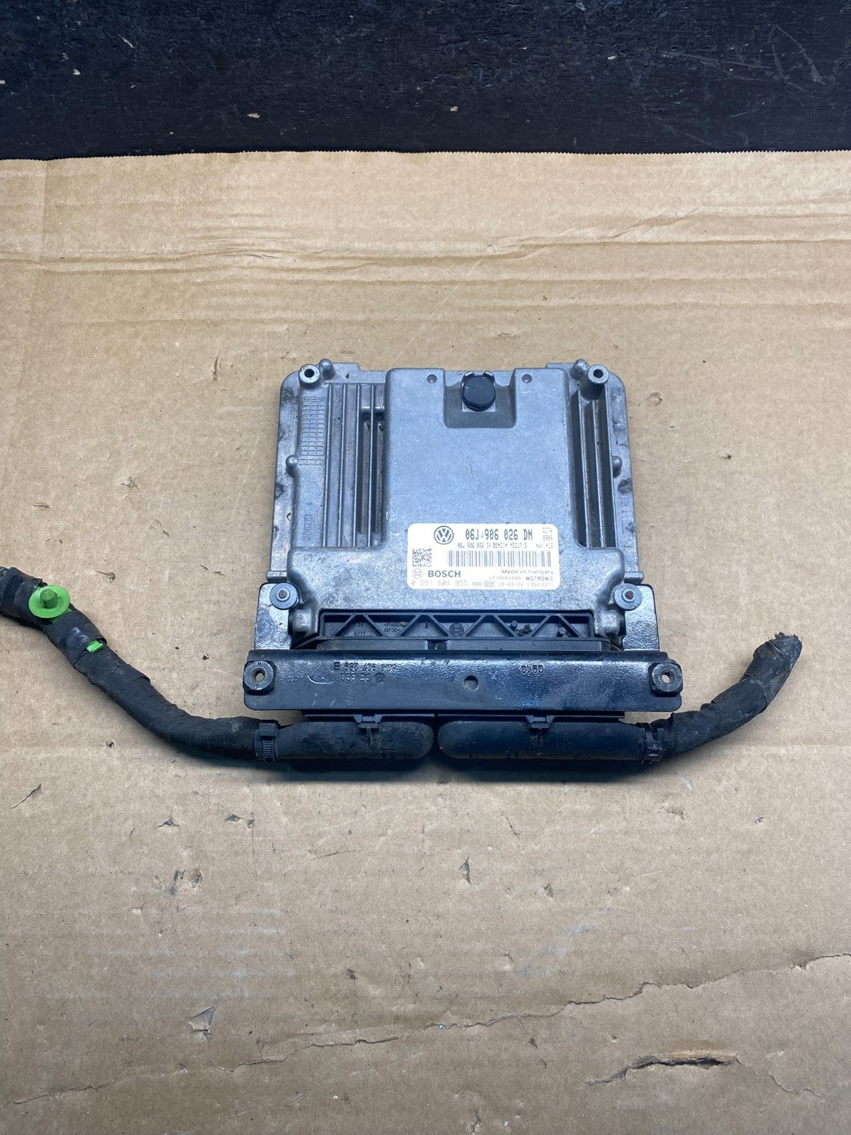 2010 to 2013 Volkswagen Tiguan 2.0L ECM Engine Control Unit ECU AH4858 DG0