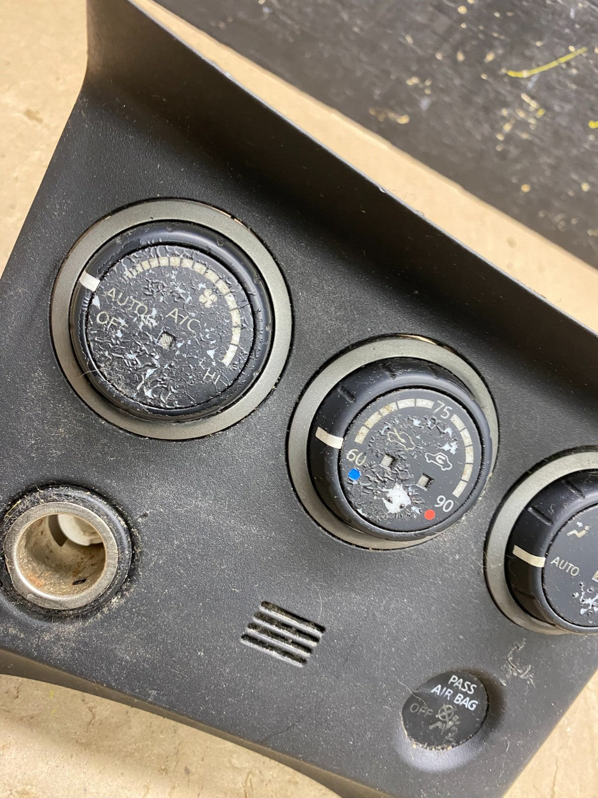 2011 to 2015 Nissan Rogue Heater Temperature AC Climate Control U5026 DG1