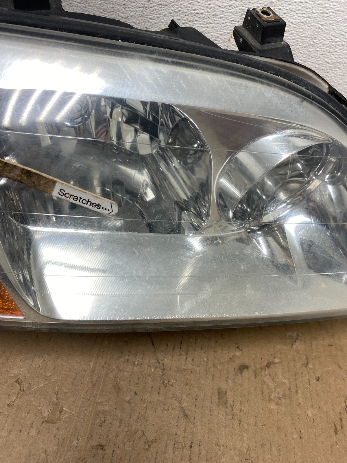 2001 to 2003 Acura MDX Passenger Right RH Headlight AD8040 DW3