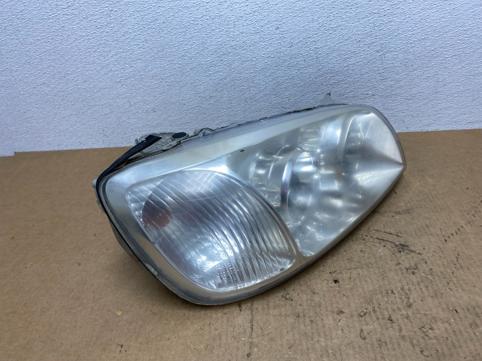 2004 2005 Hyundai XG350 XG Right Passenger RH Headlight Halogen AC3612 DW2
