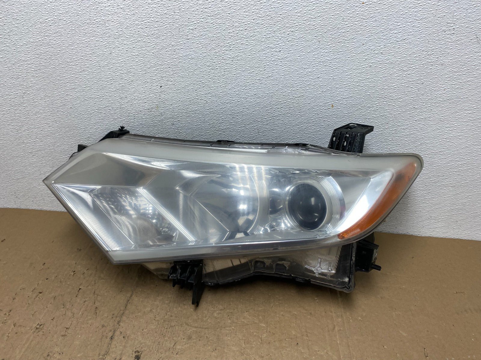 2012 to 2017 Nissan Quest Left Driver LH Side Headlight Halogen AC7245 DW0