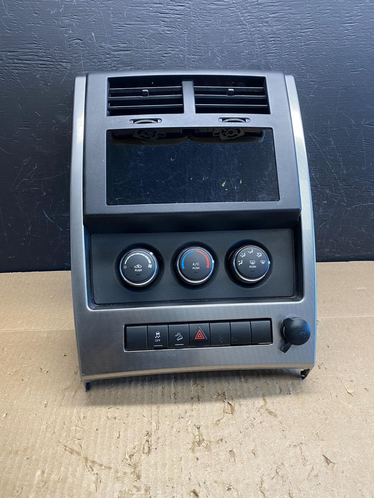 2008 to 2012 Jeep Liberty Dash Climate Temperature Control Radio Bezel AC9134 DG0